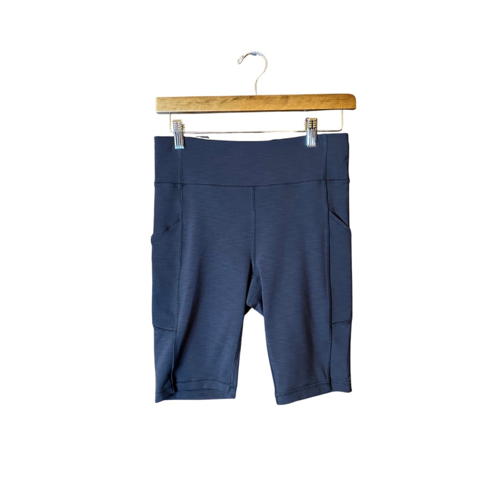 Lululemon Size 8 Invigorate High Rise Short in Heathered Black